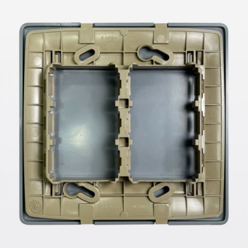 Placa Cega 4x4 Zeffia Cinza Legrand 680173CZ
