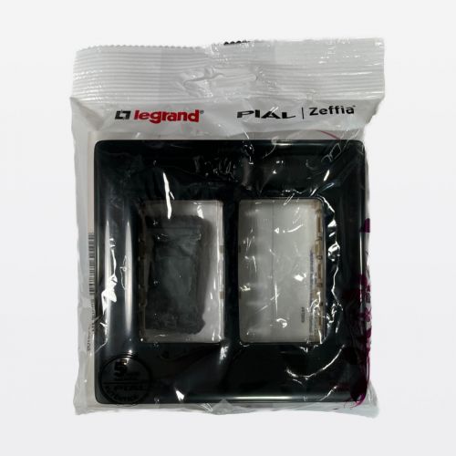 Placa 3+3 Postos Juntos Zeffia 4x4 Preta Legrand 680176PT