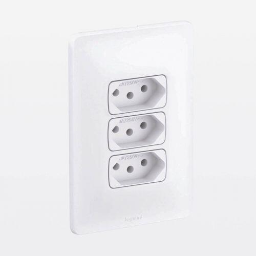 Conjunto 3 Tomadas 20A Com Placa e Suporte 4x2 PIAL Zeffia Legrand