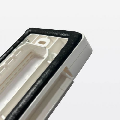 Placa Estanque IP55 3 M�dulos Branca Matix Go Bticino Legrand 28603W
