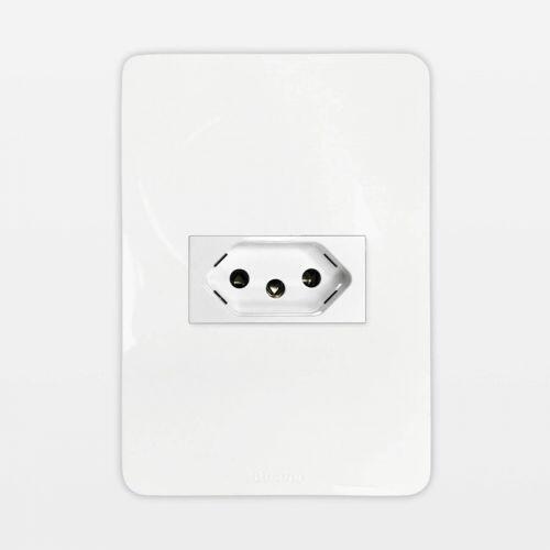 Conjunto 4x2 Tomada 10A c/ Placa e Suporte MatixGo Bticino Legrand