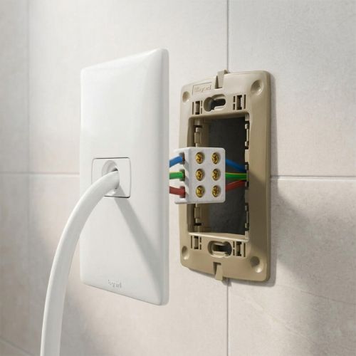 Kit Instala��o El�trica Chuveiro Sa�da de Fio + Conector 50A Legrand Pial Zeffia