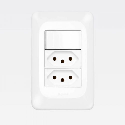 Conjunto Interruptor Com Tomada Dupla 10A Branco 4x2 Pial Pop Legrand