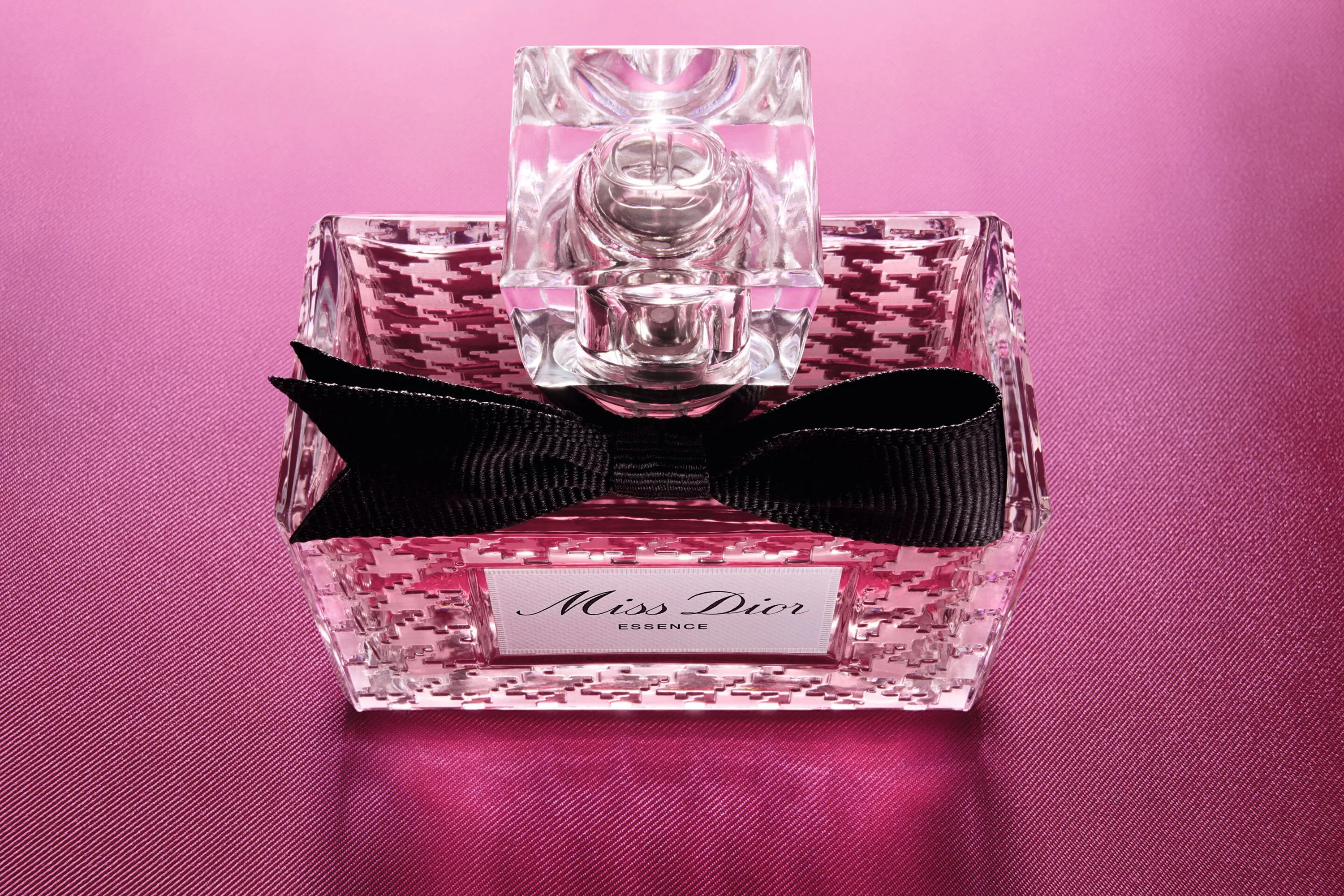 Comprar Perfume Feminino Miss Dior Essence Dior Parfum - de R$787