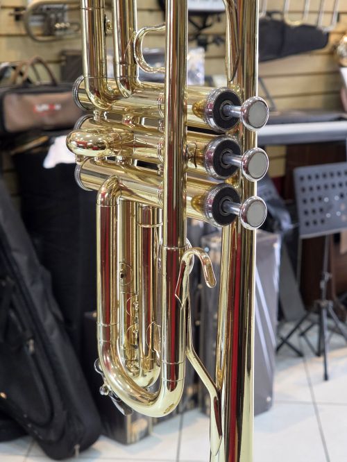 Comprar (usado) Trompete Jupiter JTR604 em dó - a partir de R$3.152,70