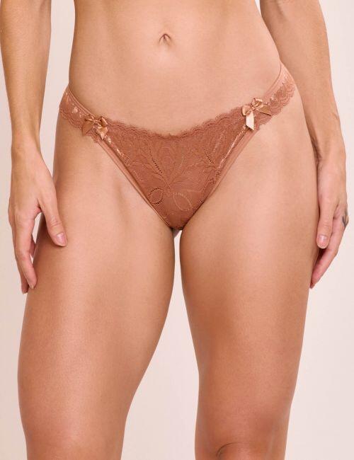 Conjunto Amora de Calcinha e Sutiã Sem Bojo Com Aro Em Renda