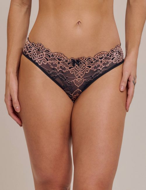 Conjunto Yasmin de Calcinha e Sutiã Com Bojo e Aro Em Renda Bicolor