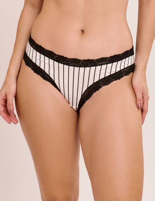 Calcinha Tatiana Em Viscose e Renda