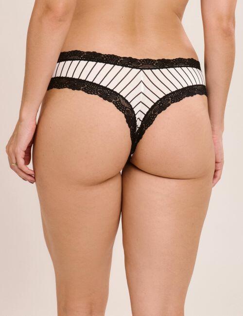 Calcinha Tatiana Em Viscose e Renda
