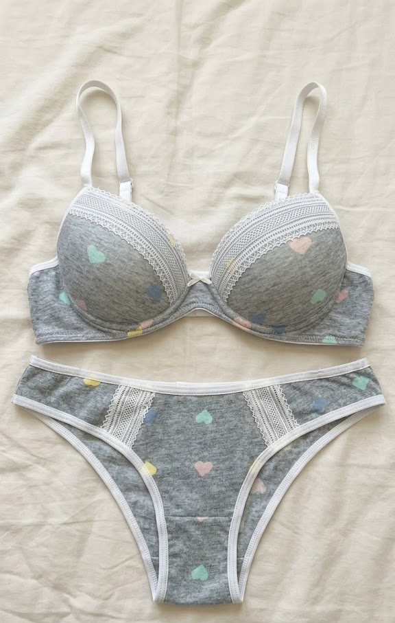 Conjunto Bella de Calcinha e Sutiã Estampado com Bojo