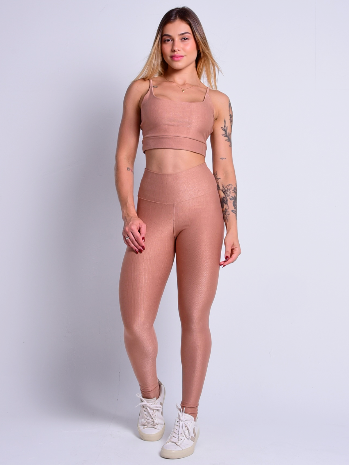 Conjunto Essence Soft Mocha Mousse Com OFF White