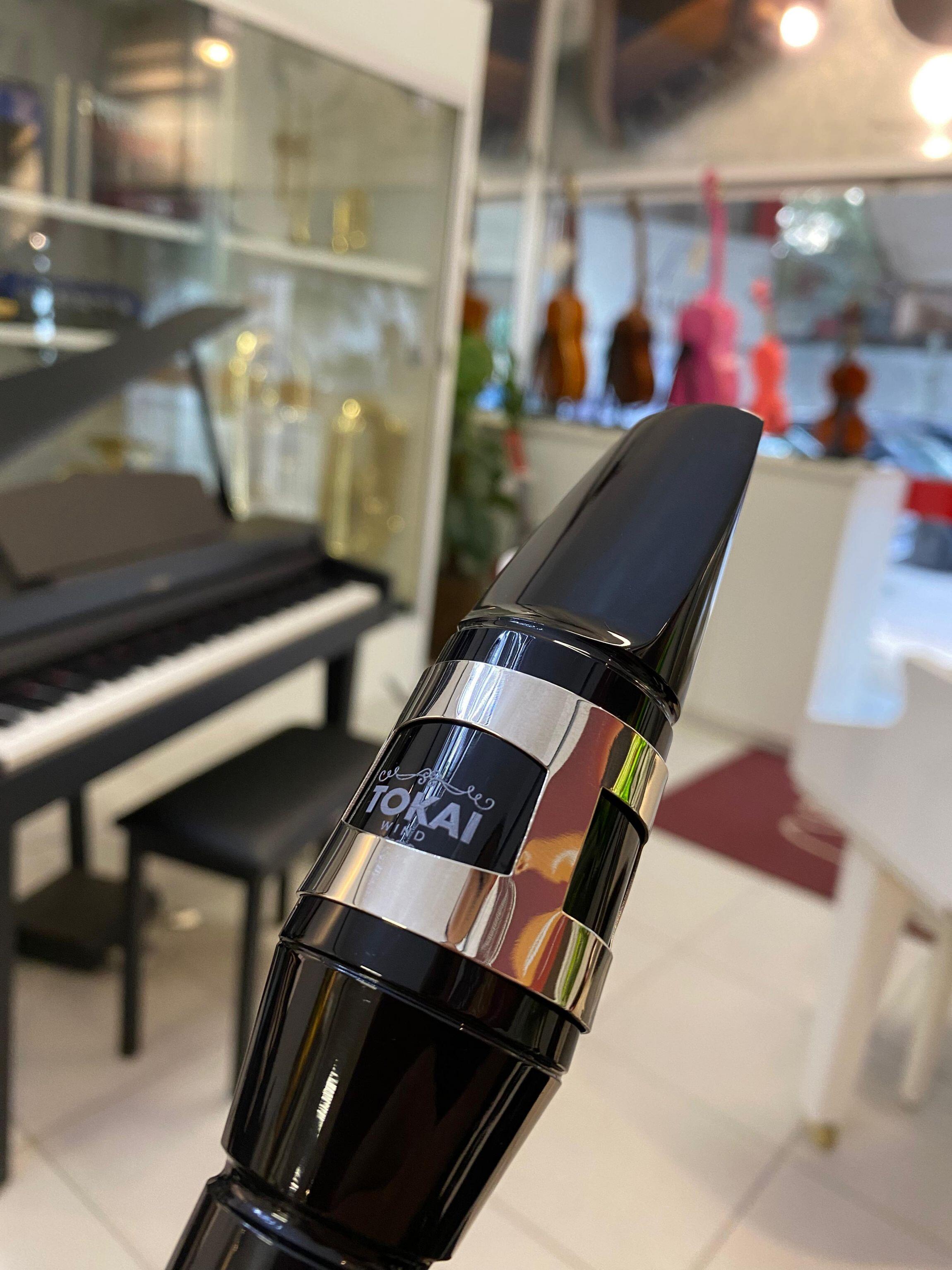 Comprar Sax Baritono Tokai Laqueado / Niquelado TSB-200LN - a