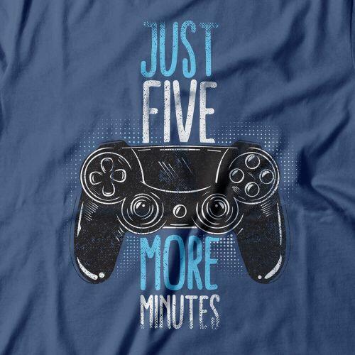 Camiseta Feminina Five More Minutes