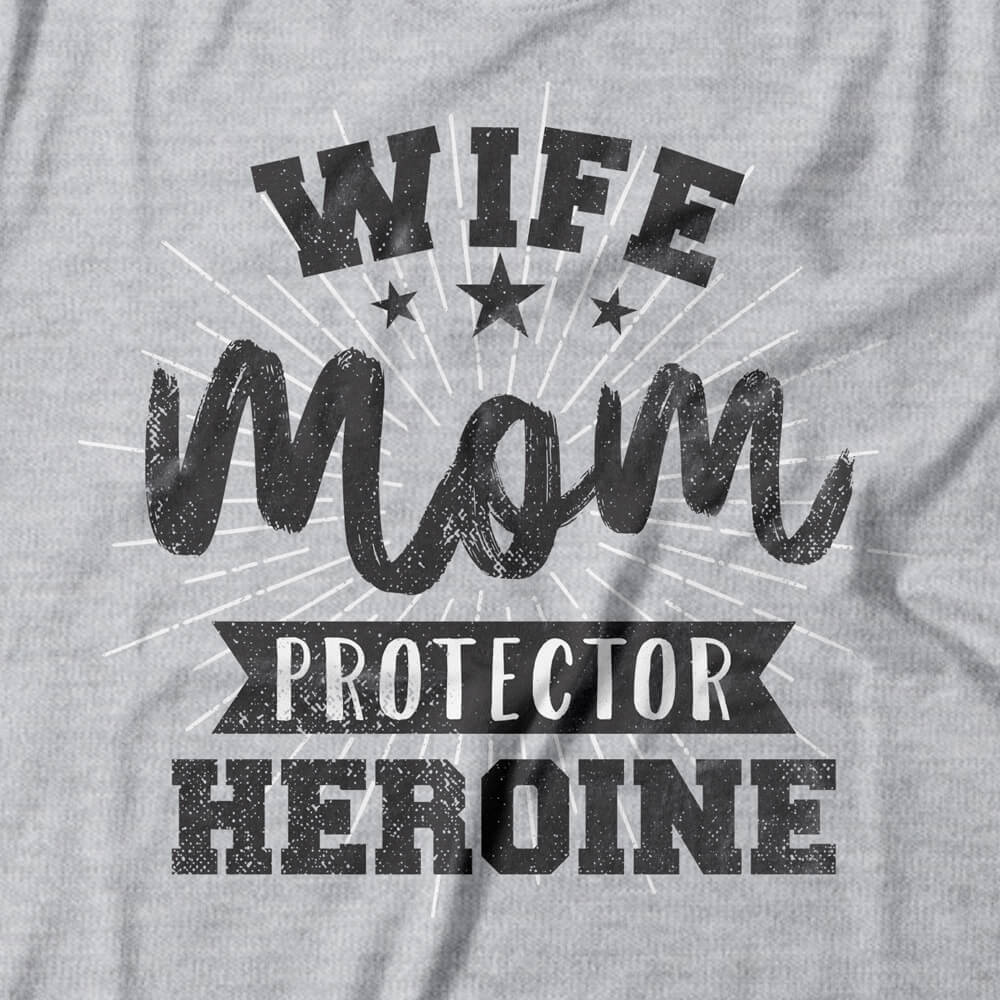 Camiseta Feminina Mom Heroine
