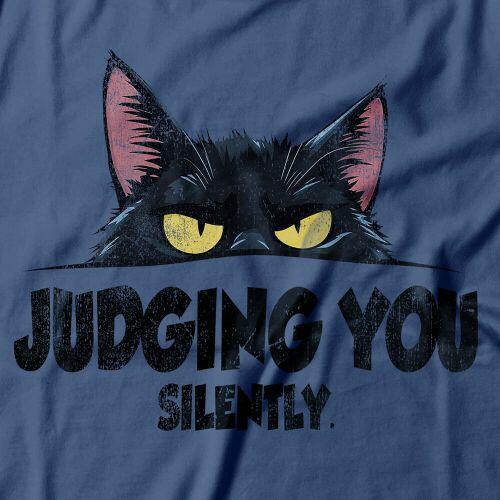Camiseta Feminina Judging You Silently