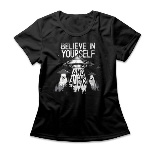 Camiseta Feminina Believe In Aliens
