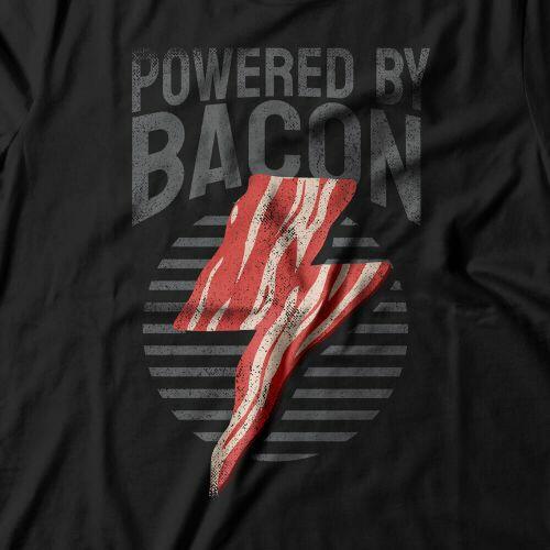 Camiseta Powered By Bacon