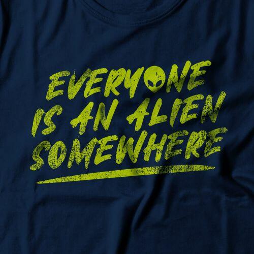 Camiseta Everyone Is An Alien