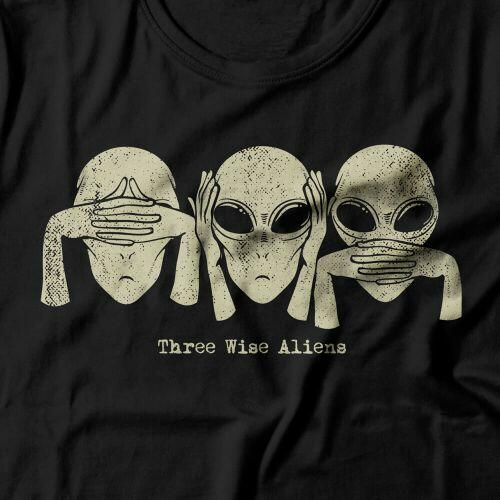Camiseta Three Wise Aliens