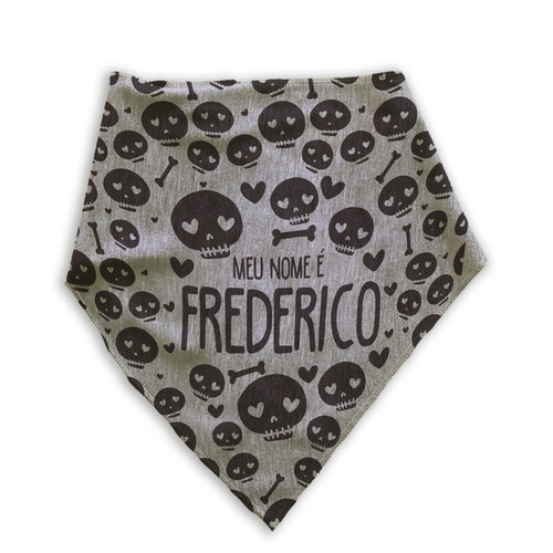 Kit Para o Pet Caveiras: Bandana + Plaquinha + Tapete para Refei��es