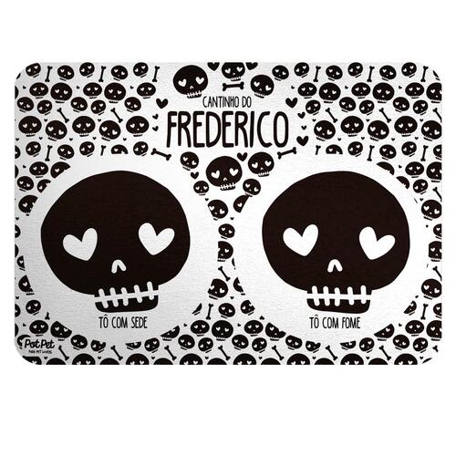 Kit Para o Pet Caveiras: Bandana + Plaquinha + Tapete para Refei��es