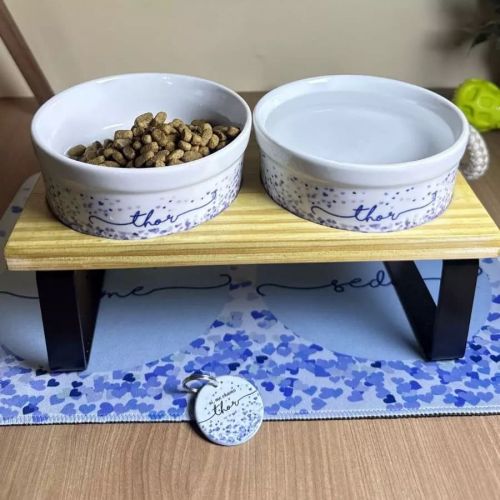 Kit Comedouro + Bebedouro + Tapete Personalizados Com o Nome do Pet - Cora��es Azuis ou Rosas Rosas