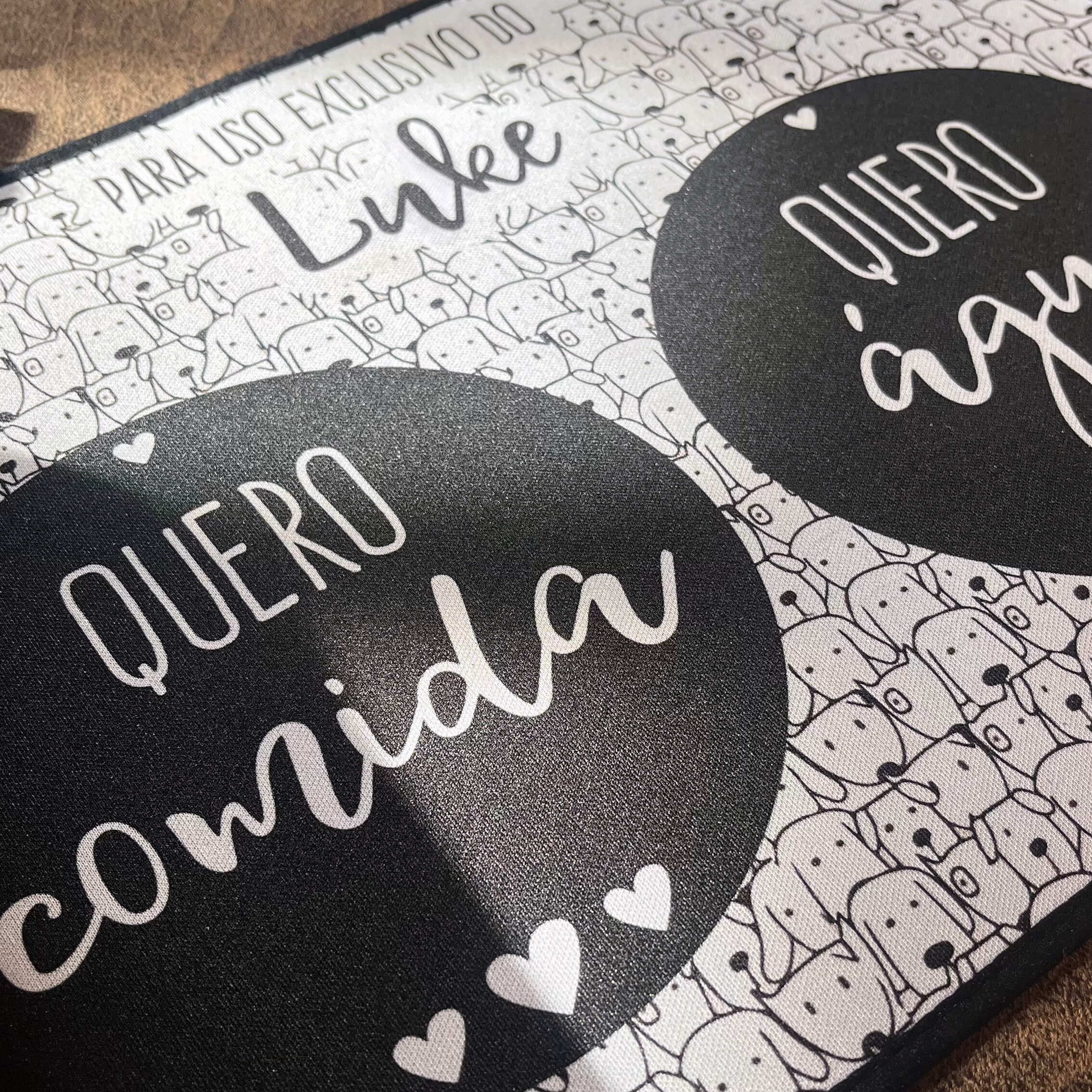 Kit Comedouro + Bebedouro + Tapete Personalizados Com o Nome do Pet - Cachorrada