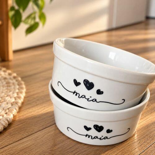 Kit Comedouro e Bebedouro Personalizado para Pets - Tigelas de Cer�mica tr�s Cora��es - Escolha a Cor