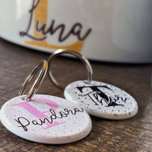 Placa de Identifica��o com Telefone e QR Code - Monograma - Escolha a Cor - 8 cores dispon�veis