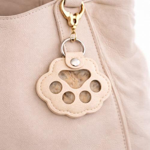 Chaveiro Porta-Pelos do Pet - Sempre Juntos -  Creme