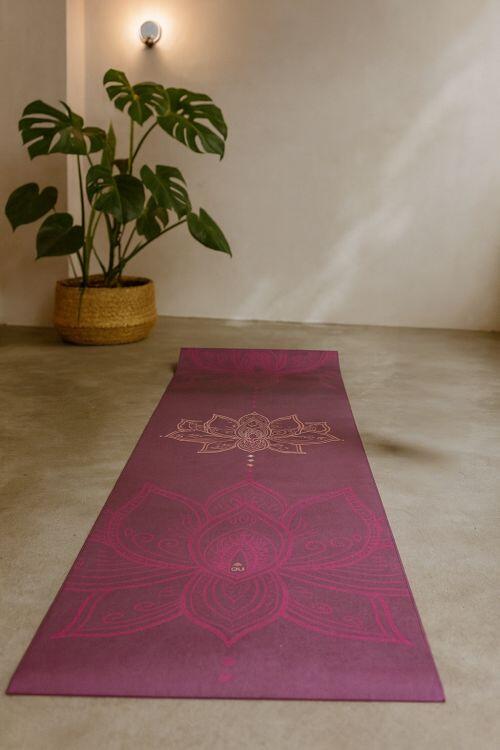 Tapete de Yoga Aveludado Lótus Bordô