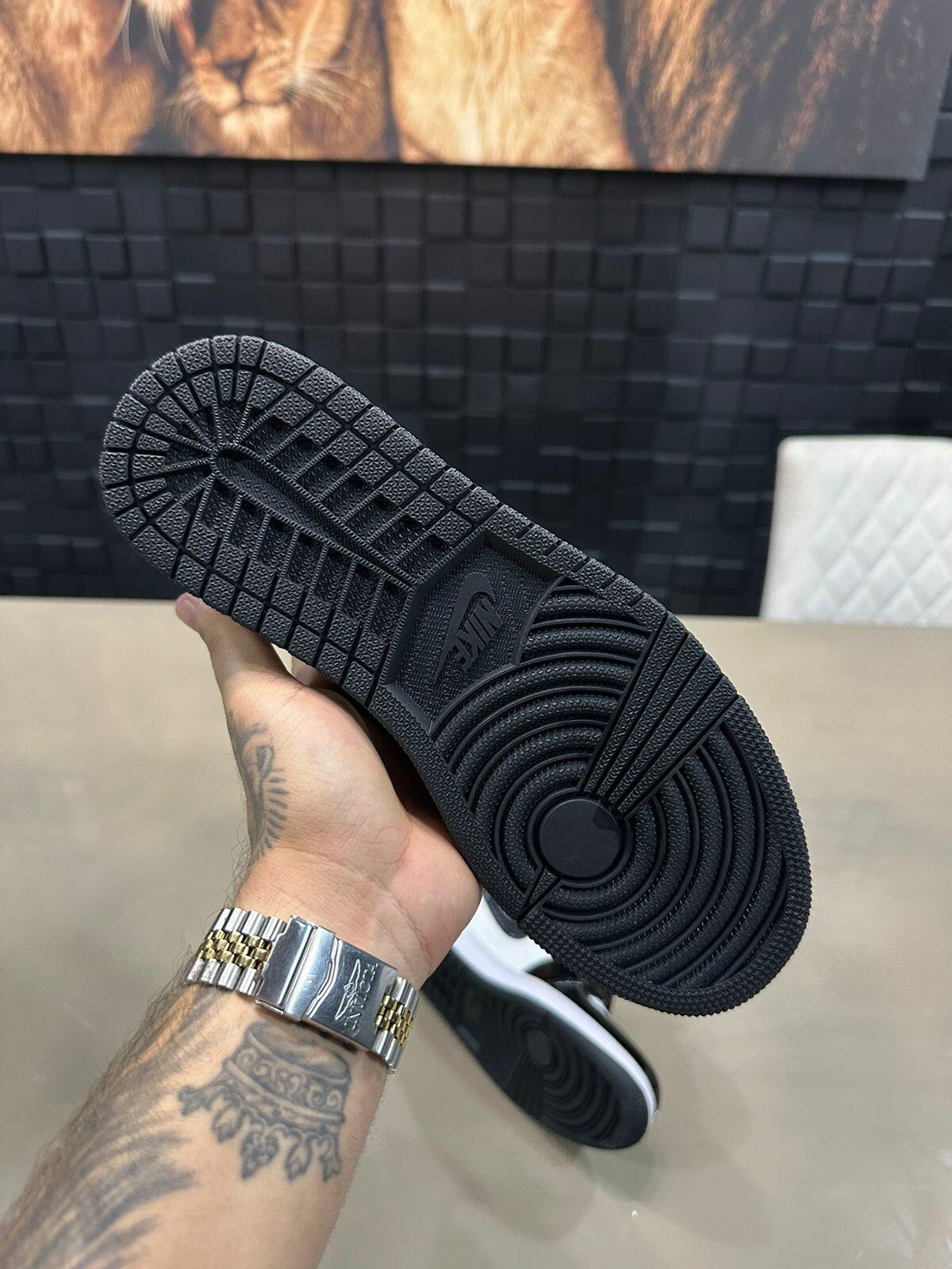 Comprar Tênis Nike Air Jordan 1 Mid SE 