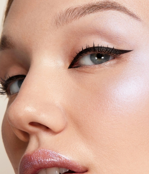 R.E.M BEAUTY - AT THE BORDERLINE EYELINER MARKER- MIDNIGHT BLACK
