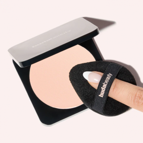 HUDA BEAUTY- EASY BAKE MARSHMALLOW PUFF & SPONGE