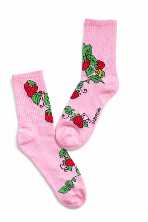 PINK STRAWBERRY PRINT CREW SOCKS