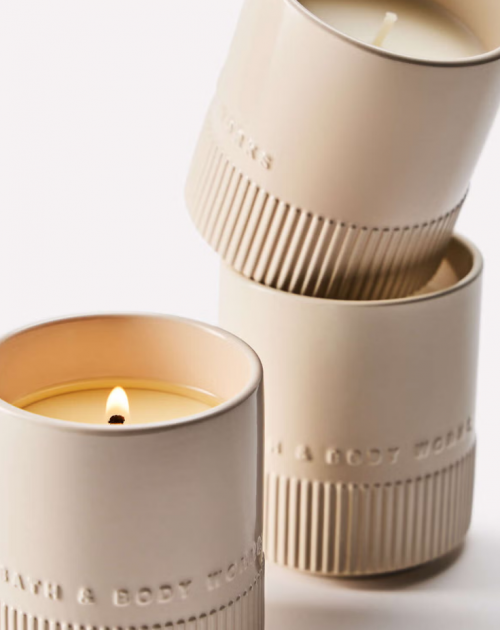 BATH & BODY WORKS - SANTAL + AMBER CANDLE 227G