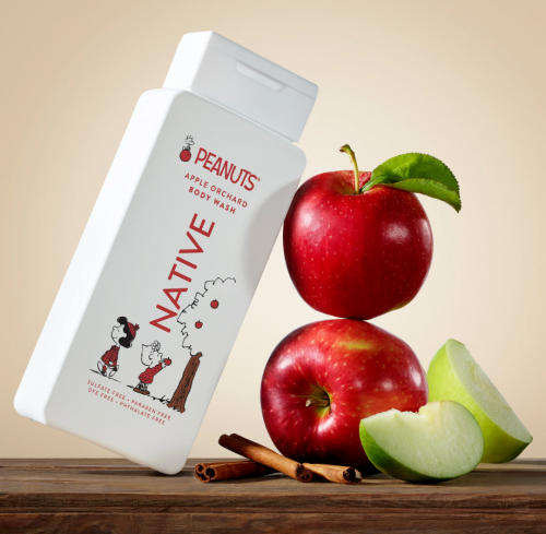 NATIVE- FALL PEANUTS COLLAB BODY WASH- APPLE ORCHARD