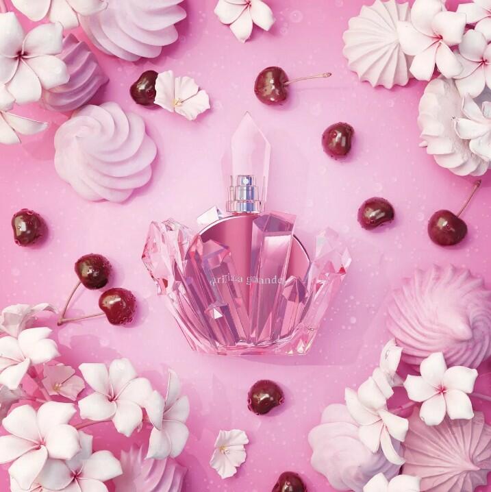 ARIANA GRANDE- R.E.M. CHERRY ECLIPSE 3PC GIFT SET