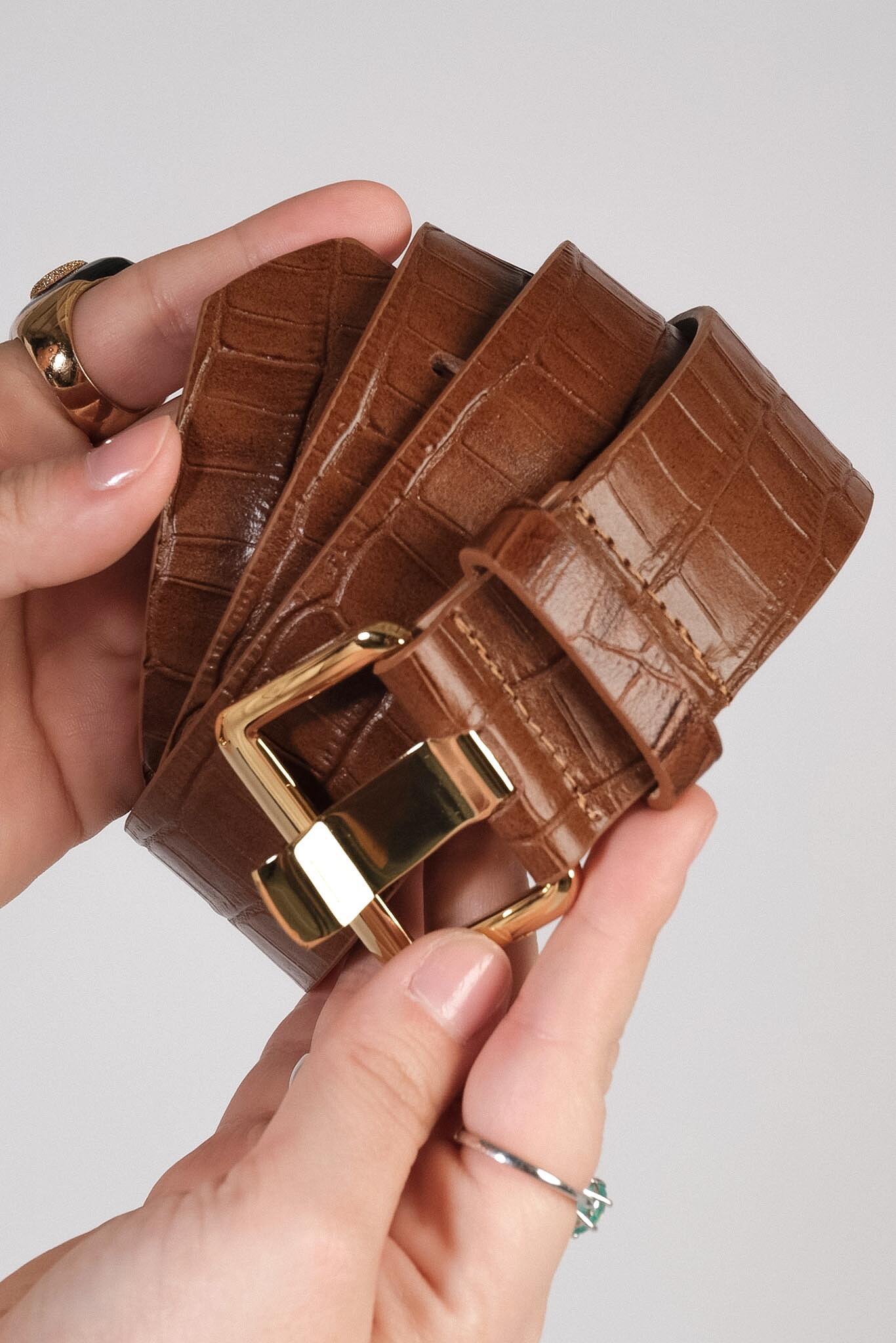 Cinto Bold Croco em Couro Legítimo e Fivela Dourada | Bomme