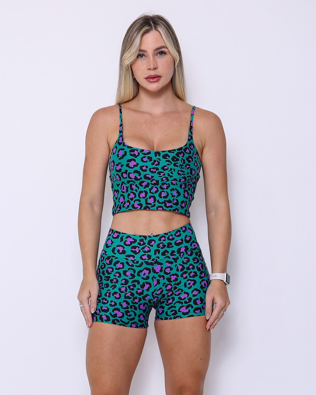 Conjunto Short Básico Curtinho Onça Pantanal Botanic + Top Regatinha