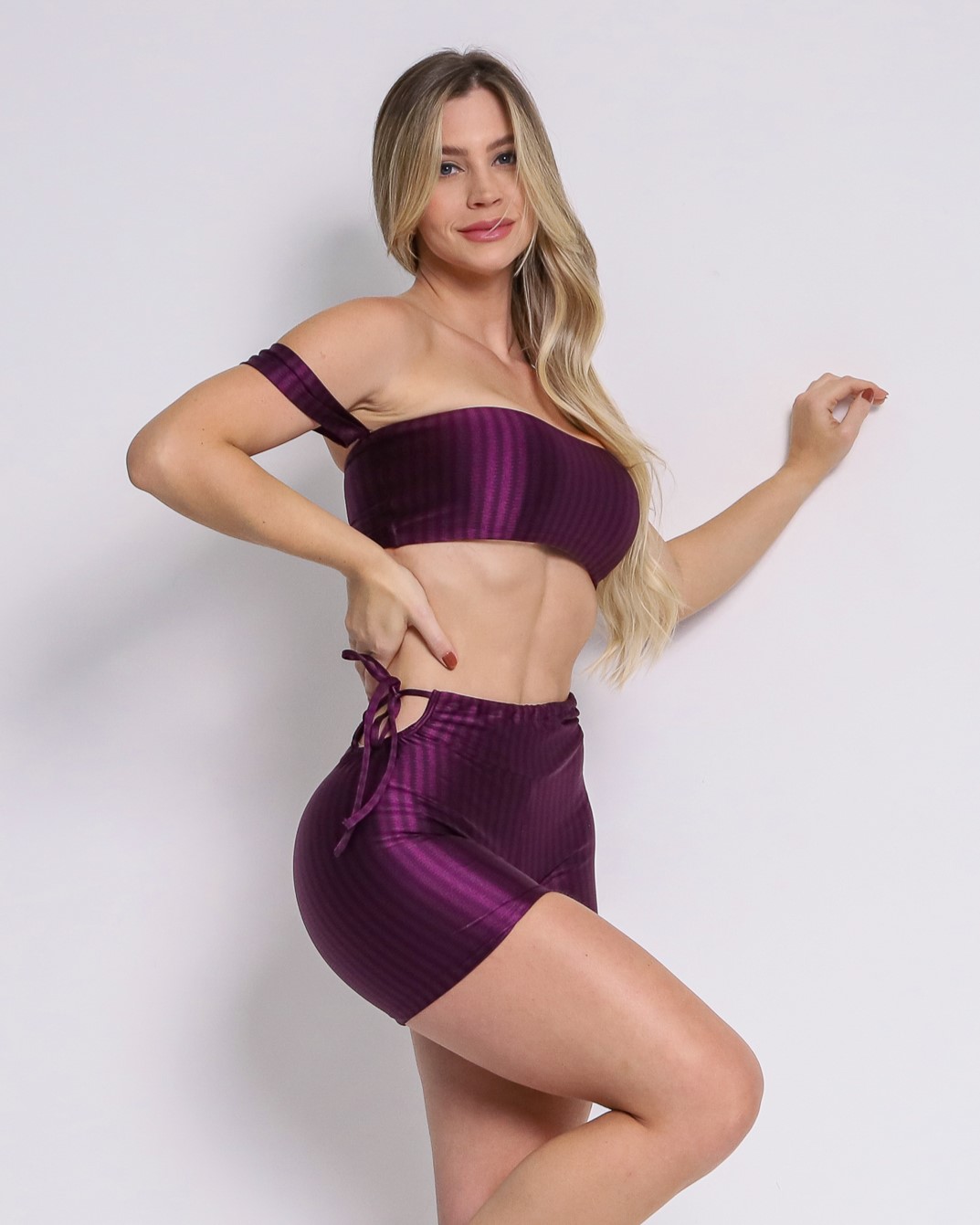 Conjunto Short Empina Ajuste Cirre Açaí + Top Ciganinha