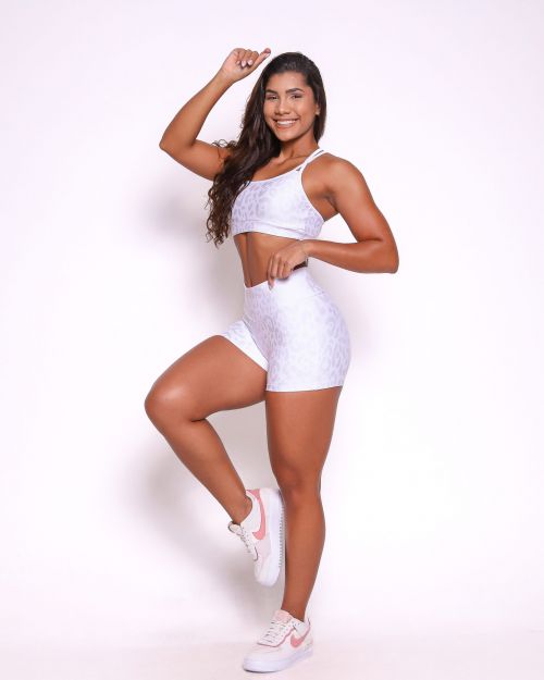 Conjunto Short Básico Curtinho New Onça Fit + Top Lu