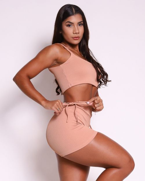 Conjunto Short Empina Ajuste Valência + Top Bruna