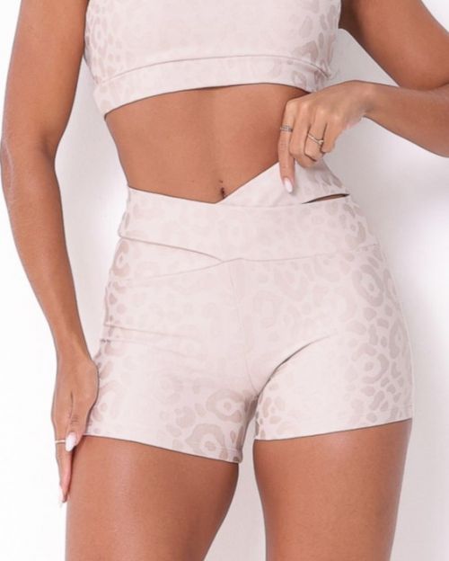 Short B�sico C�s Cruzado New On�a Fit