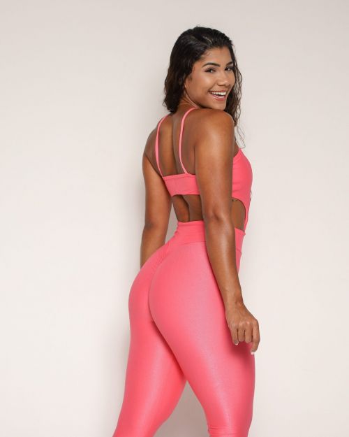 Macacão Empina Decotado Compressão