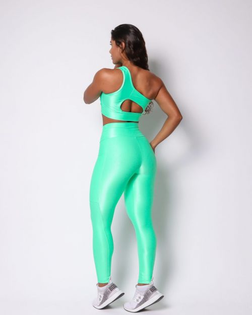Conjunto Calça Legging Básica Bolso Compressão + Top Paloma