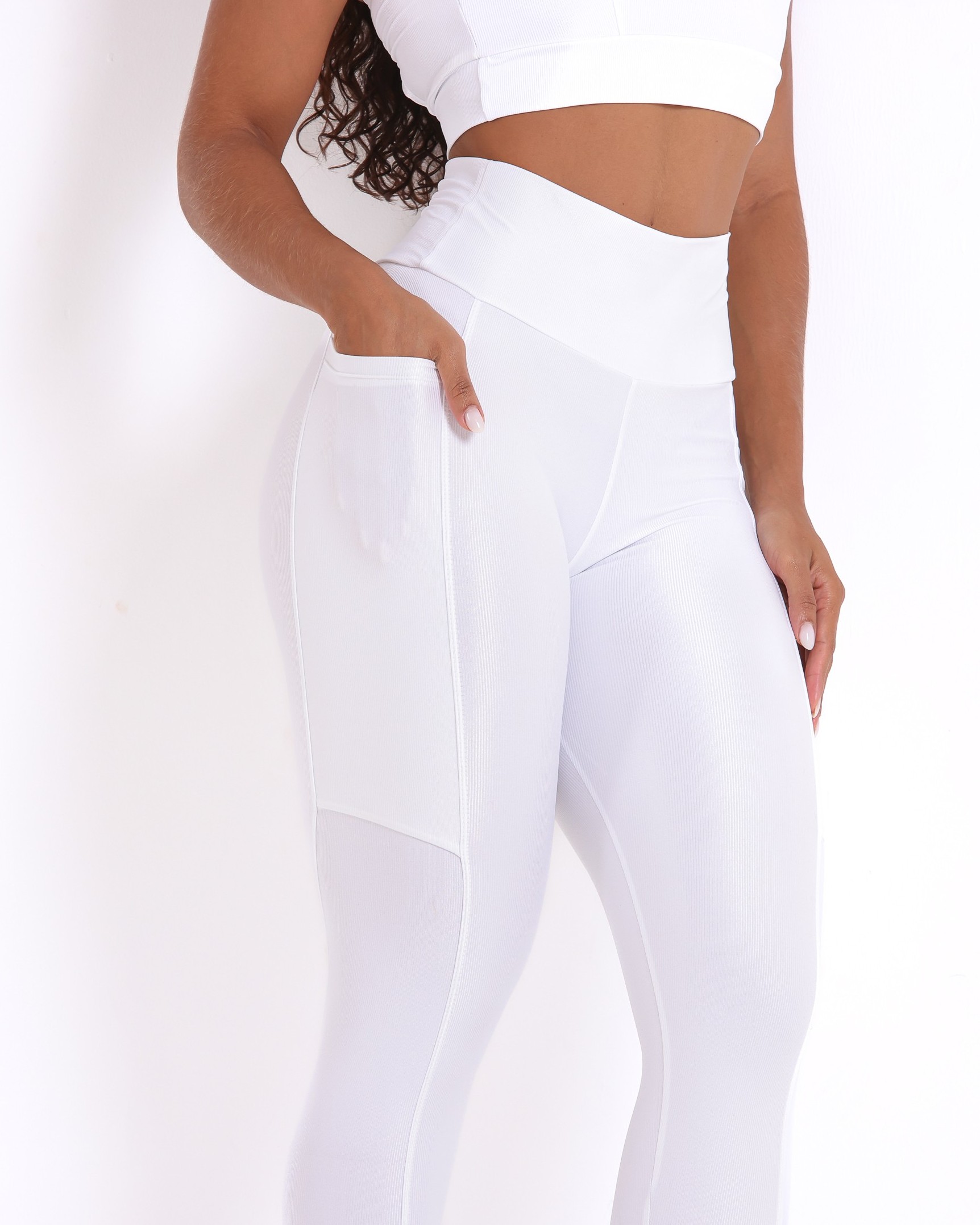 Calça Legging Básica Bolso Compressão