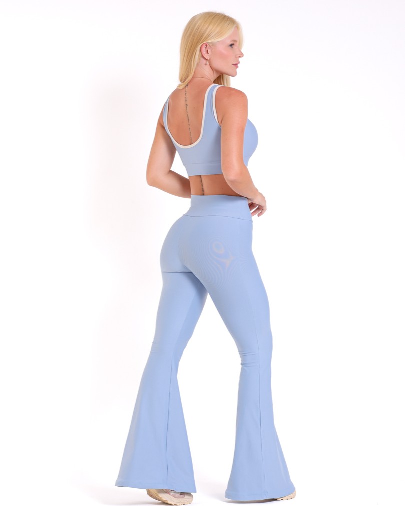 Conjunto Calça Flare Light + Top Scandal
