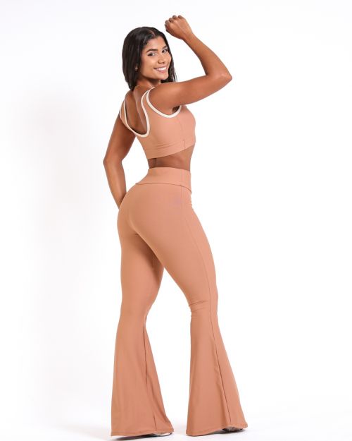 Conjunto Calça Flare Light + Top Scandal