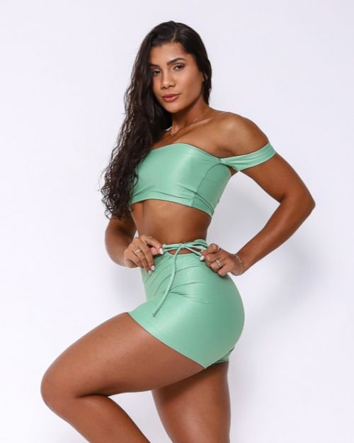 Conjunto Short Empina Ajuste Compressão + Top Ciganinha